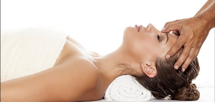  Fysiurgisk massage eller Healingsmassage - 30 minutters valgfri massage hos Akupunktur, Zoneterapi og Massage, værdi kr. 270,- 