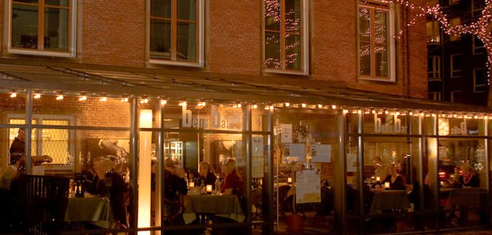 Spis med 33%. FRB Rådhuskælder: Sæsonbetonet menu i smukke og historiske rammer ved Frederiksberg Rådhus.
