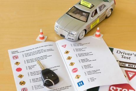 Theoriecursus voor je rijbewijs-B incl. een examen bij Verkeersschool Freank Amsterdam-Noord