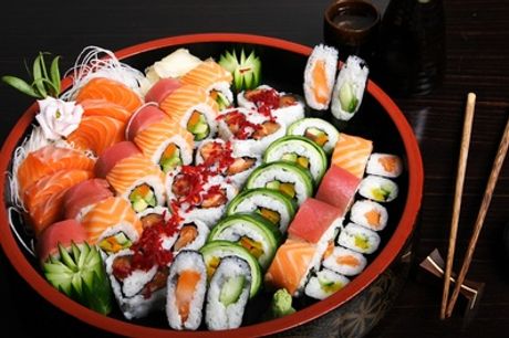 Sushibox met 28 of 42 stuks sushi afhalen bij Sushi Shiwo aan de Kinkerstraat in Amsterdam