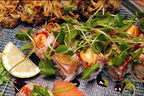  16 stykker lækker sushi - se menuen her. - Så er der lækker takeaway! Lækker sushimenu hos Nori Bar & Restaurant i Aarhus C med 16 stykker. Værdi af kr. 231,- 