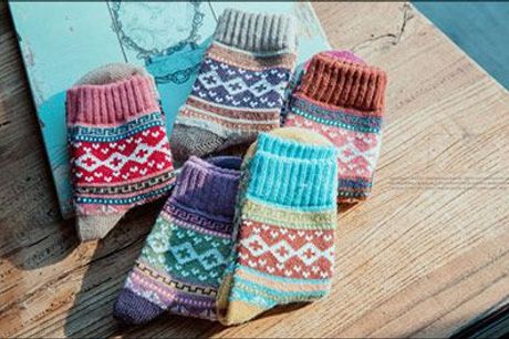  Lækre sokker til de kolde dage..  - Hold fusserne varme med lækre sokker. Vælg 5 eller 10 par sokker. Normalpris op til kr. 556,- 