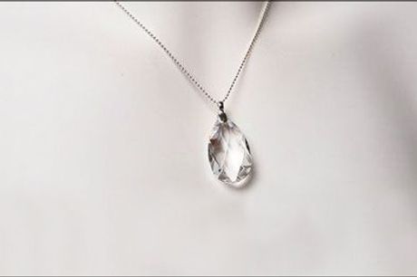  En smuk kæde til en smuk kvinde! - Kuglekæde i sølv med flot swarovski krystal fra Beautidesign.dk, værdi kr. 598,- 