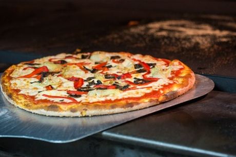 Menu pizza alla carta con antipasto e dolce più birra fino a 6 persone alla Tana dei Sardi (sconto fino a 55%)