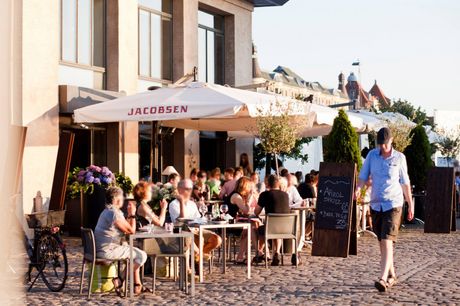 Spar 20% i aften: Hos Aristo på Islands Brygge kan du nyde udsigten over København, mens du nyder en nøje udvalgt menu inspireret af det franske og danske køkken. Book hér og få rabat på hele regningen!