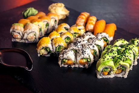 Akiba Sushi på Frederiksberg byder på skræddersyede menuer med et udvalg af den bedste sushi på kortet. Den står bl.a. på favoritter som nigiri med flamberet laks, Ebi Dragon Rolls og Spicy laks. Køb til 2 eller 3-4 personer og spar op til 59 %.