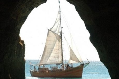 TERRA À VISTA! Passeio em Embarcação Pirata (Leãozinho) com Foto Lembrança em ALBUFEIRA desde 20€. Uma Aventura Inesquecível!