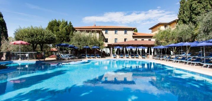 Villa Paradiso Village - Volledig terugbetaalbaar, Passignano sul Trasimeno, Umbrië, Italië - save 61%.  We werken samen met de hotels om ervoor te zorgen dat ze voldoen aan de regelgeving op het gebied van de volksgezondheid met betrekking tot COVID-19