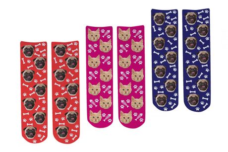 £7.99 instead of £17.99 for one pair of customised photo socks, or £13.99 for two pairs in UK sizes 4-11 from Deco Matters - save up to 56%