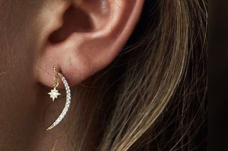 £9.99 instead of £39 for a Gorgeous Gold Tone Moon & Star Earrings from Genova International Ltd - save 74%