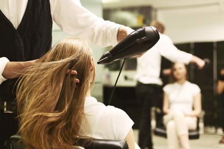 £19 for an online Complete Beginners Hairdressing Course - Inc. Unisex Cut & Colour! from OfCourse Learning