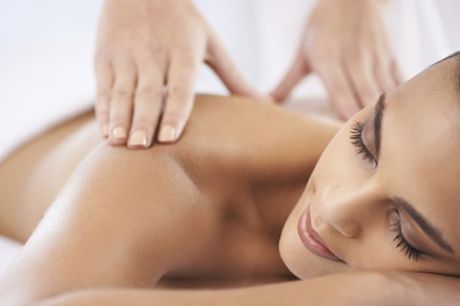 45 Minuten klassische Massage, Klang-Akupressur oder Fußreflexzonenmassage in der Naturheilpraxis Chisalon (45% sparen*)