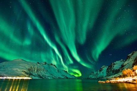Norvegia Tromso - Tour di 4 notti tra le aurore boreali di Tromso a partire da € 869,00. Magica fuga sotto le luci nordiche con escursione e crociera incluse