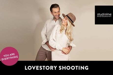 60 Min. LOVESTORY-Fotoshooting mit  3-5 Lieblingsbildern + Goldcard bei studioline Photography (bis 82% sparen*)