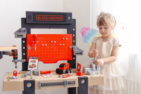 £57 instead of £79.99 for a SMOBY Black & Decker kids' workbench from SMOBY - save 29%