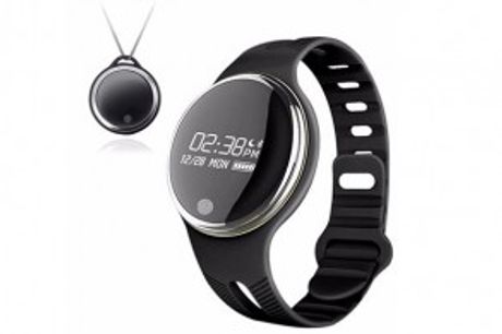 Vandtæt E07 Smartwatch.  Det smarte E07 Smartwatch har GPS bevægelsessensor, som registrerer distance, tid og hastighed. 