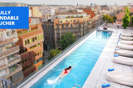 £139 -- 5-star central Barcelona stay w/rooftop pool & bar