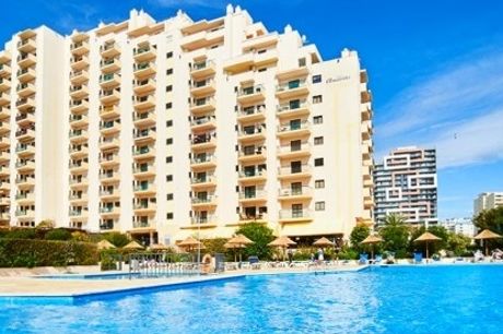Club Amarilis Algarve: 5 Noites em Apartamento T1 com Tudo Incluído na Praia da Rocha em Portimão. Relaxe e Aproveite!