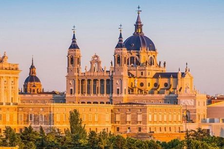 Madrid: habitación doble twin con copa, detalle bienvenida y desayuno en opción para 2 en Hotel Ibis Styles Madrid Prado