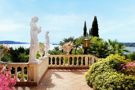 Italia Gardone Riviera - Ville Montefiori Park Hotel &amp; Spa 4* a partire da € 57,00. Romanticismo e viste mozzafiato sul Lago di Garda 