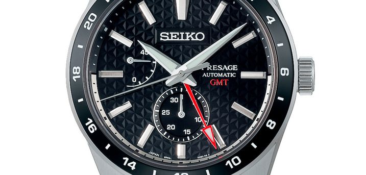 Seiko Presage Automatic SPB221J1. Seiko Presage Automatic SPB221J1 er et stilfuldt Seiko ur med urkasse og lænke i stål. Dette Seiko ur har en meget karakteristisk sort urskive med struktur, som fremhæves af den sorte urkrans. Uret er udstyret med et auto