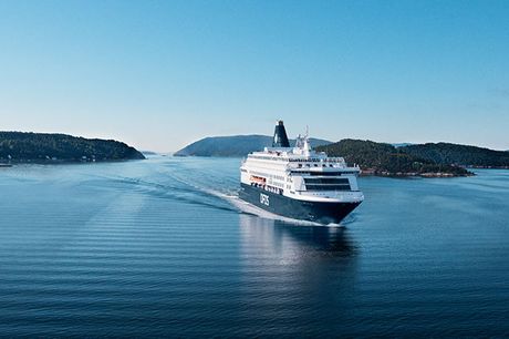 Eventyrligt MiniCruise til Oslo. Et MiniCruise med DFDS til Oslo er en fantastisk oplevelse. Oplev den smukke natur langs de svenske og norske kyster, smag på den lækre mad ombord og nyd hinandens selskab. I vælger selv, om I vil rejse fra Frederikshavn e