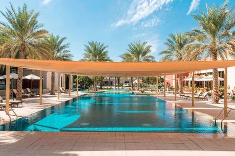 Oman Oman - Sheraton Muscat 5* a partire da € 616,00. Splendide camere e mezza pensione in una struttura d'eccezione
