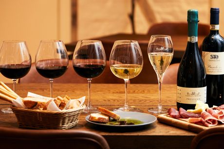 Glæd dig til at besøge Groth & Persson Vinbar, der er en nyåbnet vinbar med speciale i vinsmagninger, som de sammensætter ud fra deres indgående kendskab til især italienske vine.