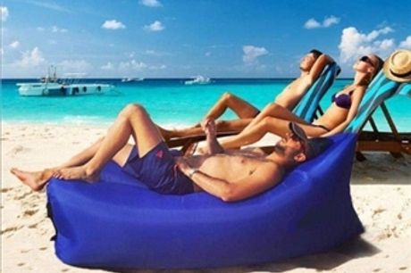 Hangout Auto-Insuflável Azul com Bolsa de Transporte por 16€. Ideal para campismo, piscina, jardim, festivais e praia. VER VIDEO. PORTES INCLUÍDOS.