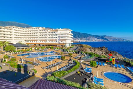 La Palma med halvpension og havudsigt. La Palma er uden tvivl én af de smukkeste af De Kanariske Øer med sin fantastiske natur, der er fyldt med imponerende kontraster.  1 uge på La Palma giver de skønneste oplevelser, og fra hotellet har I en smuk havuds