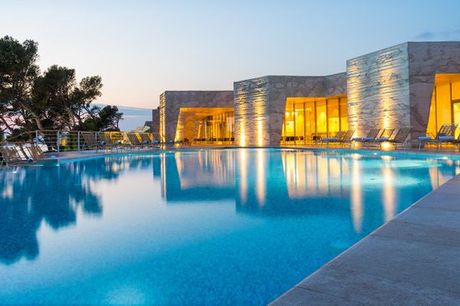 Kroatië Split - D Resort Sibenik 4* vanaf € 207,00. Modern designhotel met uitzicht op de oude stad Šibenik, vanaf 3 nachten