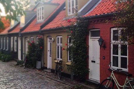 Bliv klogere på Smilets by, og tag med på en byvandring, hvor du kommer omkring Aarhus’ kulturelle fortid, nutid og fremtid i selskab med kyndige guider fra Aarhus Culture Walk. 