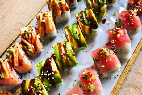 Spar 20% i aften: Yaki Yaki byder indenfor til en hyggelig stund, med altid frisk og lækker sushi på menuen. Book hér og få rabat på hele regningen!
