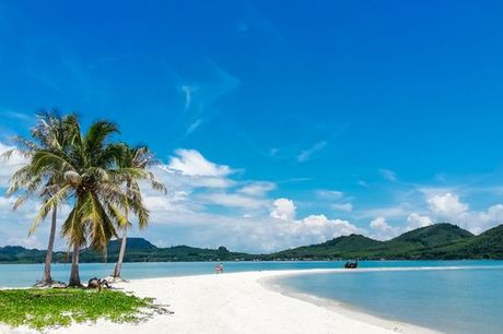 Thailandia Patong - Combinato 4*: The charm Resort Phuket  e Koh Yao Yai Village a partire da € .... Paesaggi mozzafiato, relax e benessere nel mare delle Andamane
