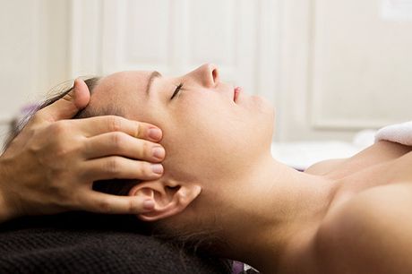 Få følelsen af ultimativ velvære med en massage hos Ny Liv Spa. Du kan vælge mellem forskellige typer massage samt om du vil besøge deres klinik på Østerbro, Frederiksberg eller i Valby.