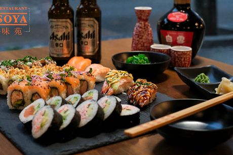 Take away: 42 stk. sushi inkl. tangsalat. Til 2 pers: Til de dage, hvor det bare skal være nemt og lækkert! 