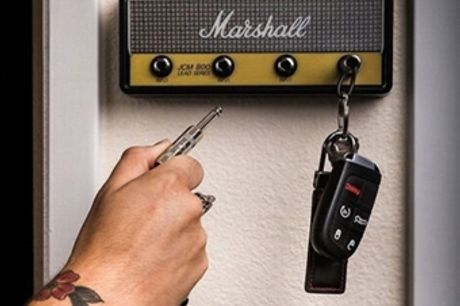 Chaveiro Marshall com 4 Conectores de Guitarra Reais por 22€. Pendure as chaves como um Rockstar. PORTES INCLUÍDOS.