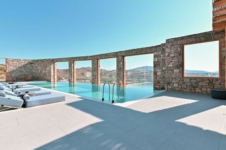 Grecia Mykonos - Radisson Blu Euphoria Resort 5* a partire da € 310,00. Fuga romantica vista mare in camera con idromassaggio o piscina privata