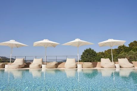 Grecia Grecia - Radisson Resort Plaza Skiathos 4* a partire da € 141,00. Soggiorno sulla costa circondato da ulivi e pini