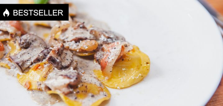 2-retters italiensk menu. Glæd dig til en valgfri pastaret og dessert på La Dolce Vita - Ristorante Italiano, der ligger ved Bangs Boder i Odense.