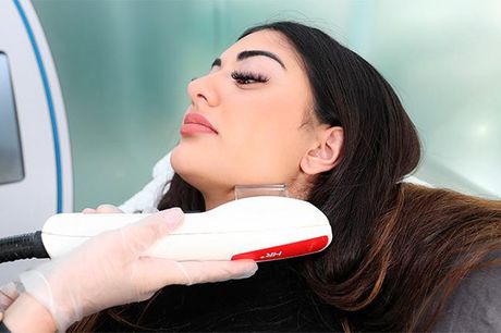Permanent hårfjerning Derma Solution står klar til at tilbyde en dansk udviklet og produceret Ellipse hårfjerning til en skarp pris. Ellipse hårfjerningsbehandling er velegnet til alle områder af kroppen og alle hudtyper med minimal rekreationstid. 