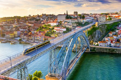 Porto. Oplev den smukke, historiske by med 3-5 overnatninger på hotel. Rejs fra CPH/BLL i maj-okt.