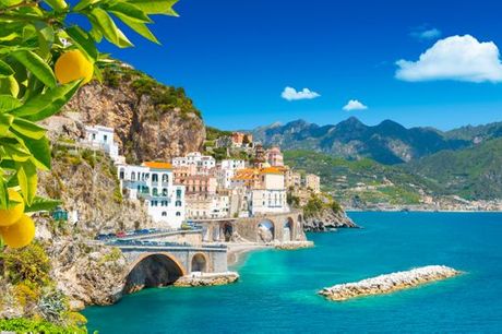 Italië Ischia - Rondreis in 5 of 7 nachten langs Ischia &amp; de Amalfikust vanaf € 459,00. Prachtige landschappen, een schitterende zee en spannende excursies