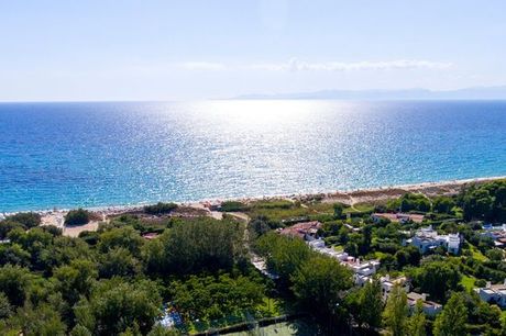 Italia Sardegna - Calaserena Resort 4* a partire da € 85,00. Pensione completa per tutta la famiglia in un paradiso nostrano