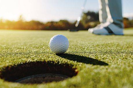 9-hullers golf ved Holsted. Nyhed: Nyd livet og spil på en af Danmarks smukkeste 9-hullers golfbaner i Holsted Golfklub - her kan alle være med.