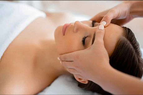  Skønhedspleje - Pas godt på din hud! - Skøn massage af ansigt, hals og decolete samt afluttende Clay mask, serum og dagcreme. Værdi kr. 380,- 