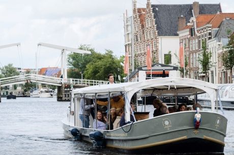 Rondvaart incl. kaasfondue en onbeperkt drinken in Haarlem <h2>Wat krijg je?</h2>
<ul>
 <li>Rondvaart in Haarlem met Boat Tours Spaarndam </li>
 <li>Inclusief kaasfondue met brood, groenten en vleeswaren </li>
 <li>Onbeperkt drinken - keuze uit bier, wijn
