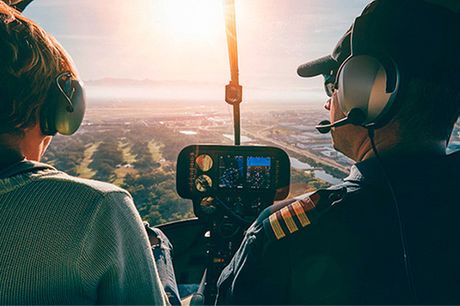 Få en oplevelse for livet med en enestående helikoptertur fra HeliCompany. Lad eventyrlysten lede dig og nyd det smukke udsyn oppefra. Der flyves fra flere større byer i Jylland, på Fyn, Lolland, Falster og Sjælland.