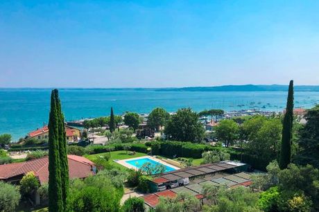 Italia Lago di Garda - AHG Hotel Riva Del Sole 4* a partire da € 162,00. Soggiorno relax con degustazione di vino 