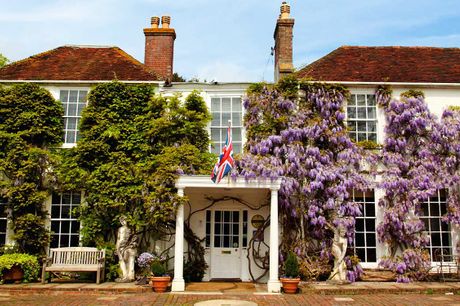 £119 -- East Sussex country estate stay w/Battle Abbey tickets